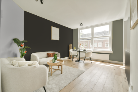 woonkamer met neutrale kleuren en S 8005-g80y