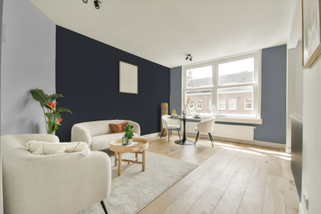 woonkamer met neutrale kleuren en S 8005-r80b