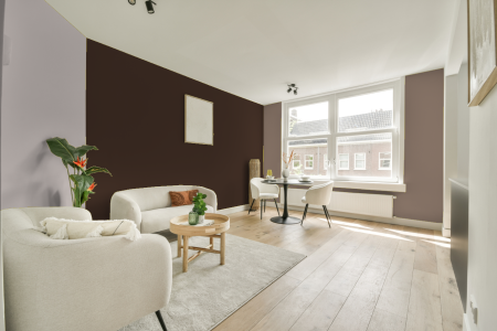 woonkamer met neutrale kleuren en S 8010-y50r