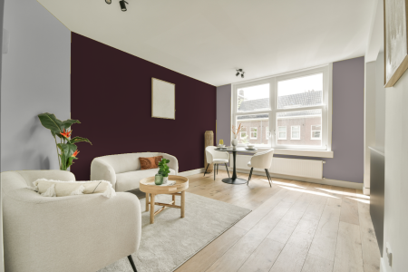 woonkamer met neutrale kleuren en Ral 010 20 15