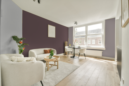 woonkamer met neutrale kleuren en Ral 010 40 10