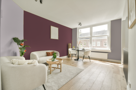 woonkamer met neutrale kleuren en Ral 010 40 20