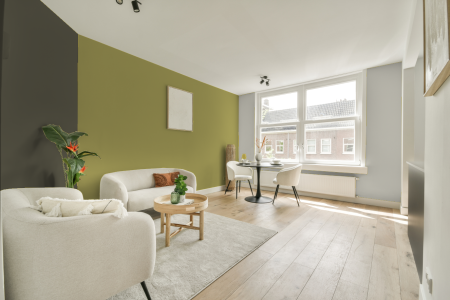 woonkamer met neutrale kleuren en Ral 100 70 40