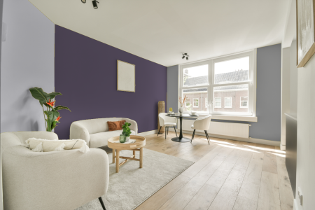 woonkamer met neutrale kleuren en Ral 310 40 15