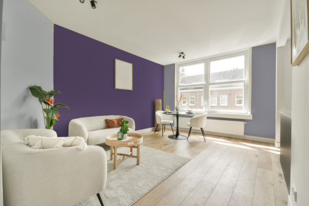 woonkamer met neutrale kleuren en Ral 310 40 25