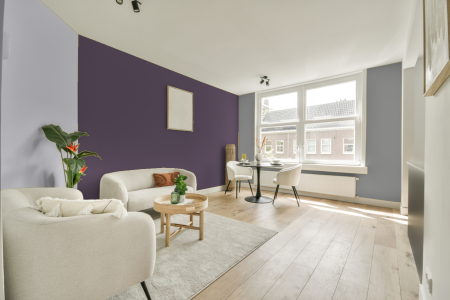 woonkamer met neutrale kleuren en Ral 320 40 15