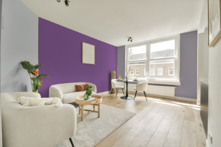 woonkamer met neutrale kleuren en Ral 320 50 39