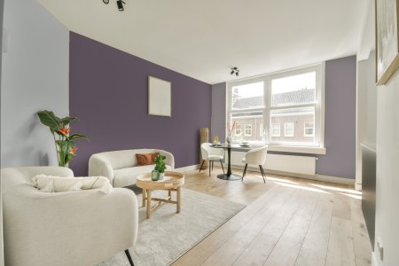 woonkamer met neutrale kleuren en Ral 330 50 10