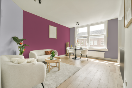 woonkamer met neutrale kleuren en Ral 360 50 35