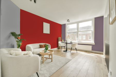 woonkamer met neutrale kleuren en Ral 3028