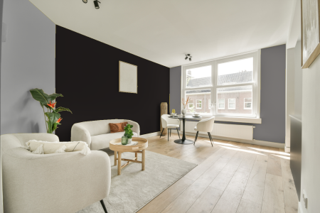 woonkamer met neutrale kleuren en Ral 8022