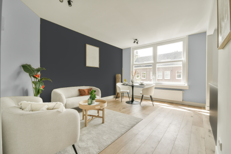 woonkamer met neutrale kleuren en Ppg1010-7