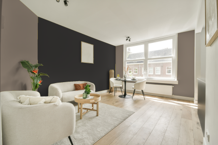 woonkamer met neutrale kleuren en Ppg1011-7