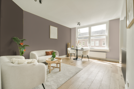 woonkamer met neutrale kleuren en Ppg1020-5