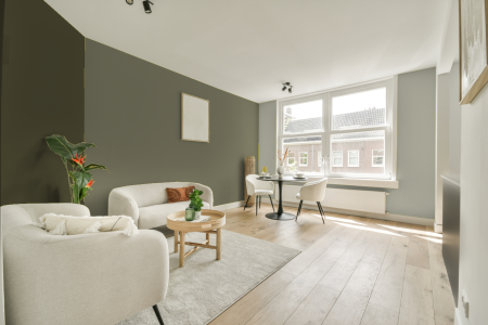 woonkamer met neutrale kleuren en Ppg1030-5