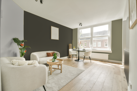 woonkamer met neutrale kleuren en Ppg1031-7