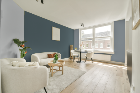 woonkamer met neutrale kleuren en Ppg1037-5