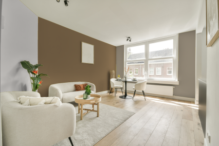 woonkamer met neutrale kleuren en Ppg1100-6