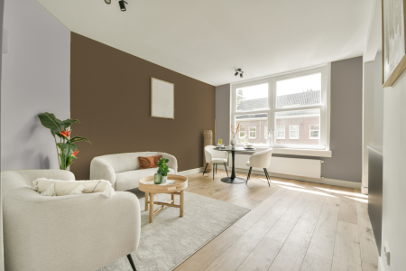 woonkamer met neutrale kleuren en Ppg1101-6