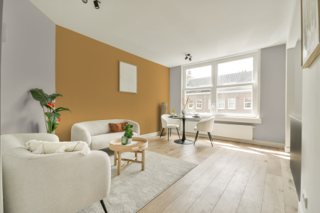 woonkamer met neutrale kleuren en Ppg1106-5