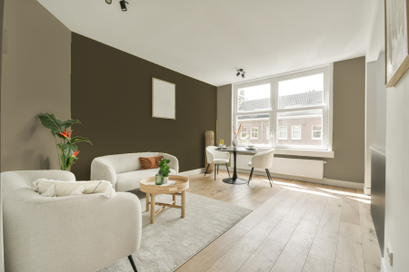 woonkamer met neutrale kleuren en Ppg1113-7