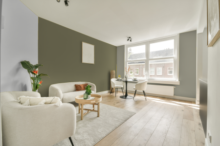 woonkamer met neutrale kleuren en Ppg1123-6