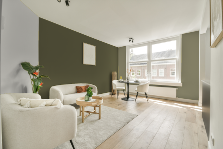 woonkamer met neutrale kleuren en Ppg1123-7