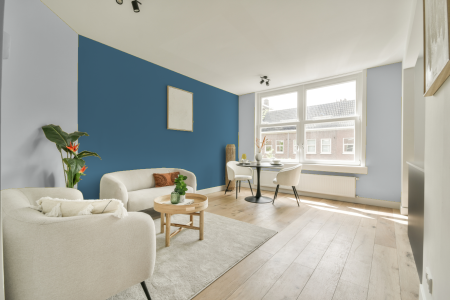 woonkamer met neutrale kleuren en Ppg1160-5