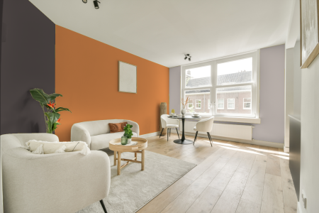 woonkamer met neutrale kleuren en E0.44.64