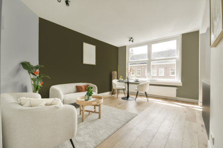 woonkamer met neutrale kleuren en G5.30.26