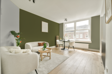 woonkamer met neutrale kleuren en H0.38.37