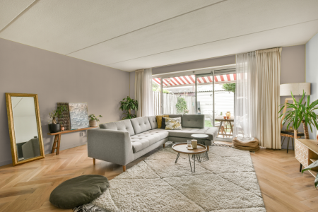 moderne living in de kleur Rijks zacht rood