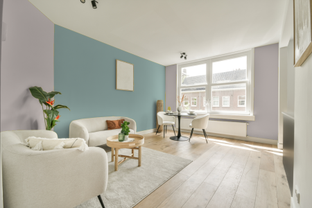 apartement met de kleur Gentle plum op de muren