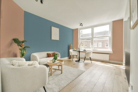 apartement met de kleur Subtle red terra op de muren