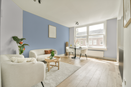 apartement met de kleur Ppg1014-1 op de muren