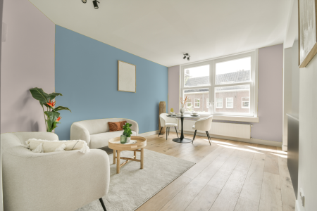 apartement met de kleur Ppg1017-1 op de muren