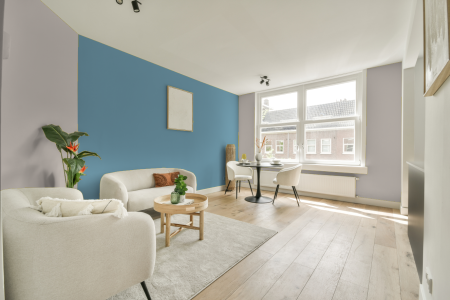 apartement met de kleur Ppg1018-1 op de muren