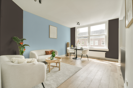 apartement met de kleur Ppg1019-7 op de muren