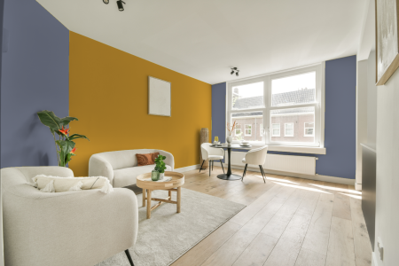 apartement met de kleur Ppg1169-5 op de muren