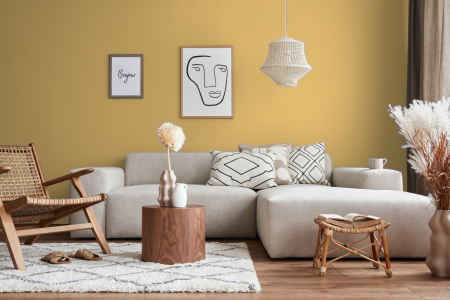 woonkamer met strak design in kleur Mild honey